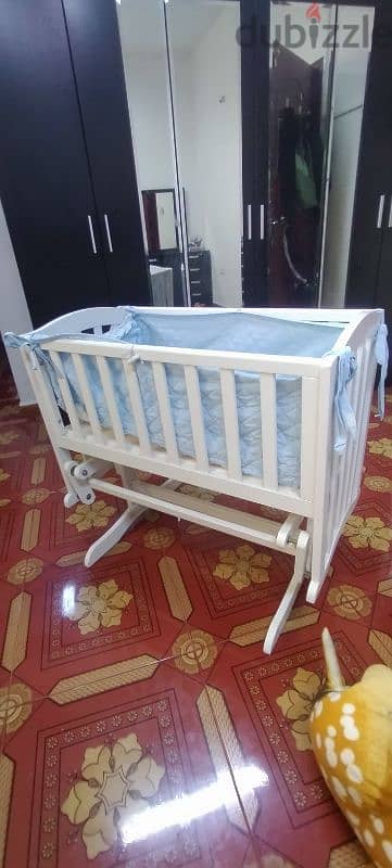 baby crib