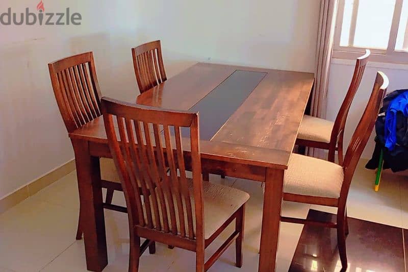 Bread eating table . 5 chair 2