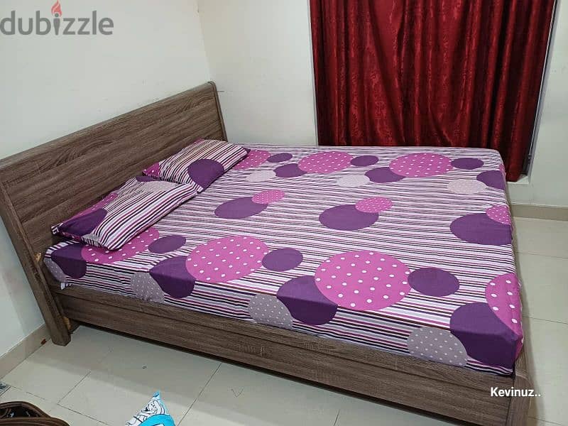 King size bed and mattress in good condition 0