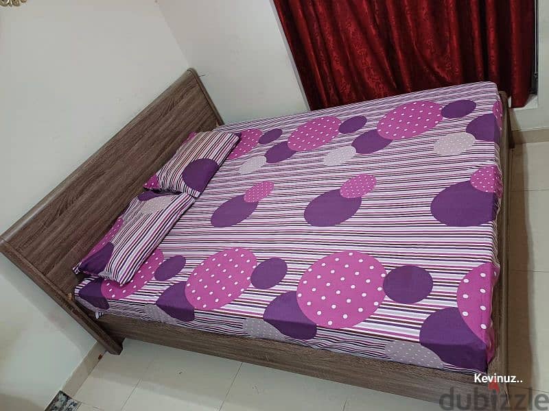 King size bed and mattress in good condition 2