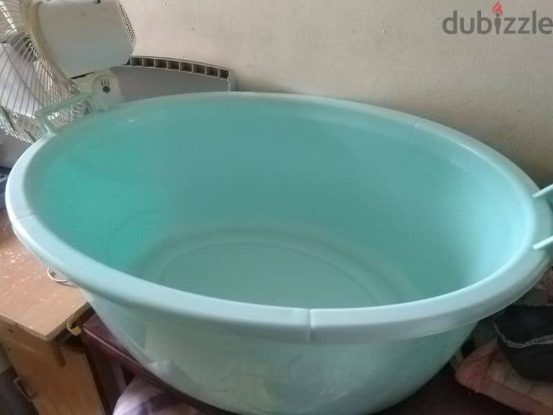 big size bath tub and walker both for 5 rial 2