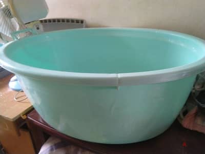 big size bath tub and walker for 5 rial