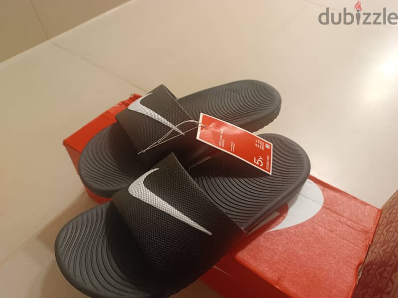 Nike sandal size 37.5 eur size and vans green gum sole size 37 eur 0