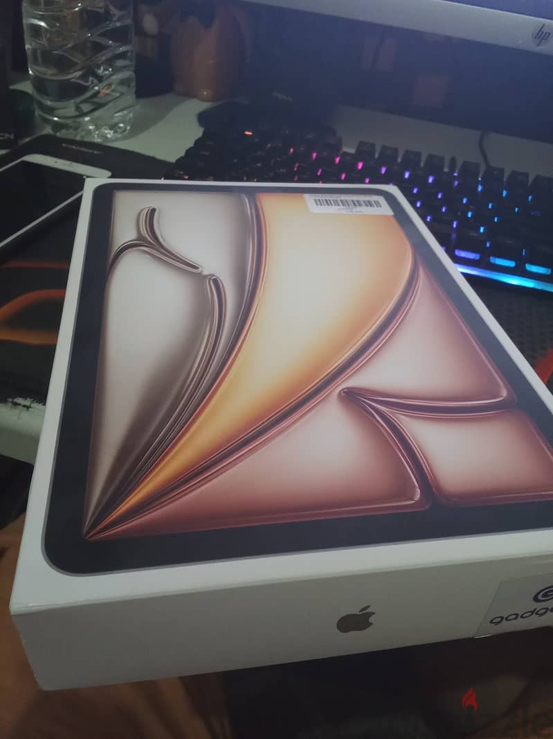 Ipad air 11 starlight 128 gb. . brand new 11