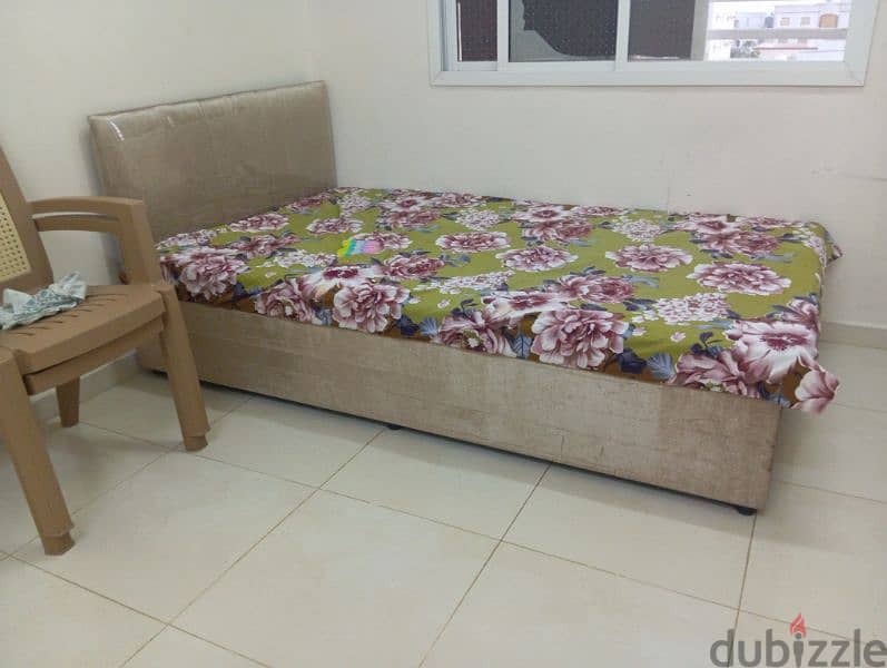 queen bed single bed 2