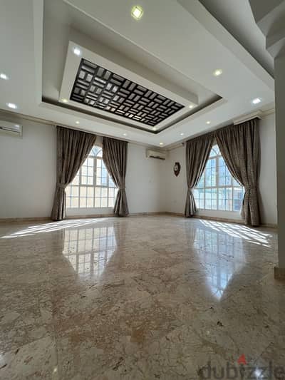 PRICE REDUCED 5 BHK VILLA FOR SALE - AL KHOUD 6 !!