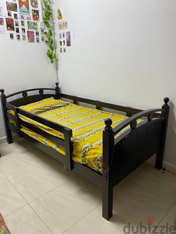 Wooden Bunk Bed - HomeCentre (Bed: Cream sheet below, yellow top) 5