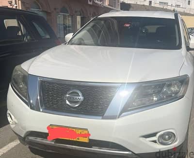 Nissan Pathfinder 2013 with New condition 180000 kms only