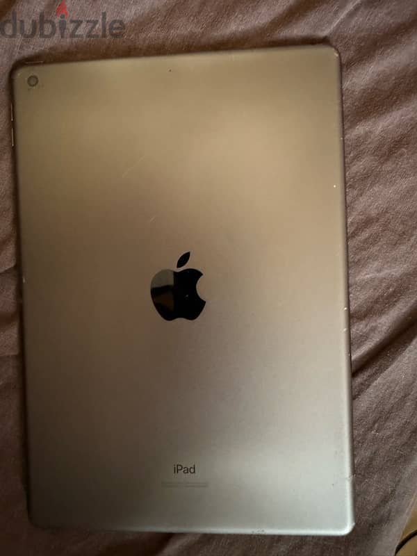 ipad 8gen 128gb ايباد ٨/جيل الثامن 0