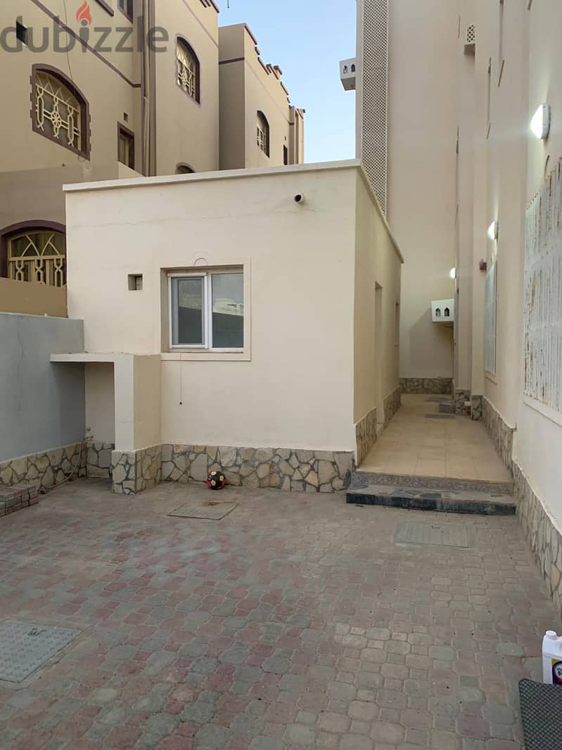 4 bhk very beautiful villa for rent located al maabella 16