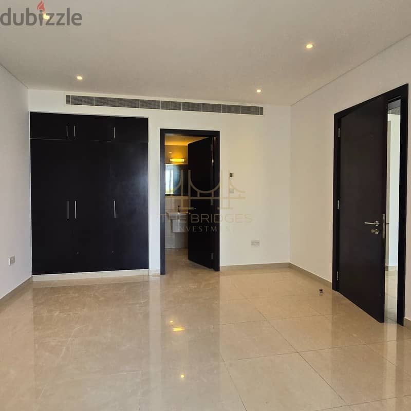 Luxurious 2 BR Apartment Available for Rent in Al Mouj 1