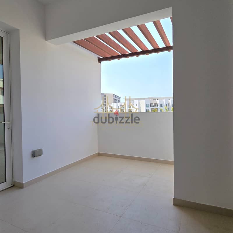 Luxurious 2 BR Apartment Available for Rent in Al Mouj 3