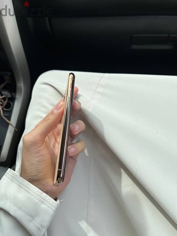 IPHONE 11 pro Rose Gold 2