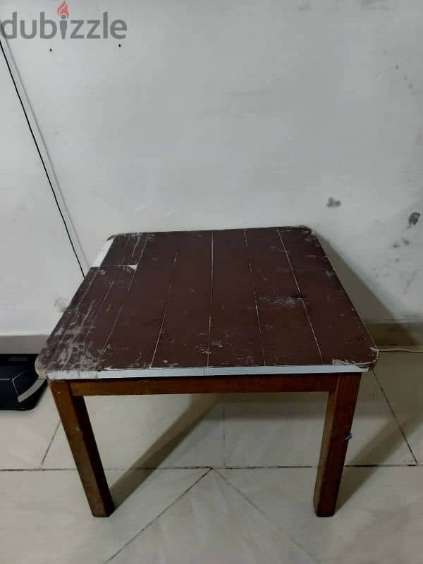 1 Small Table 0