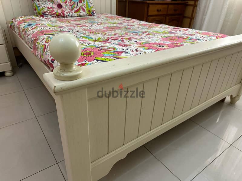 Single bed with mattress 1