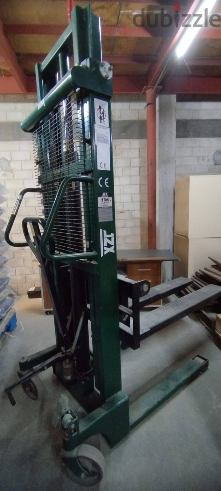 1 Tn Manual Forklift for sale 3