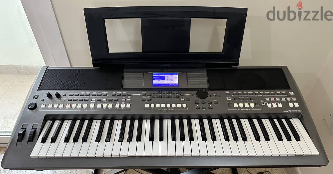 Yamaha PSR S-670 Electronic Keyboard 0