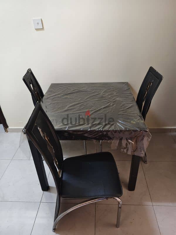 Expandable Dining table for sale 0