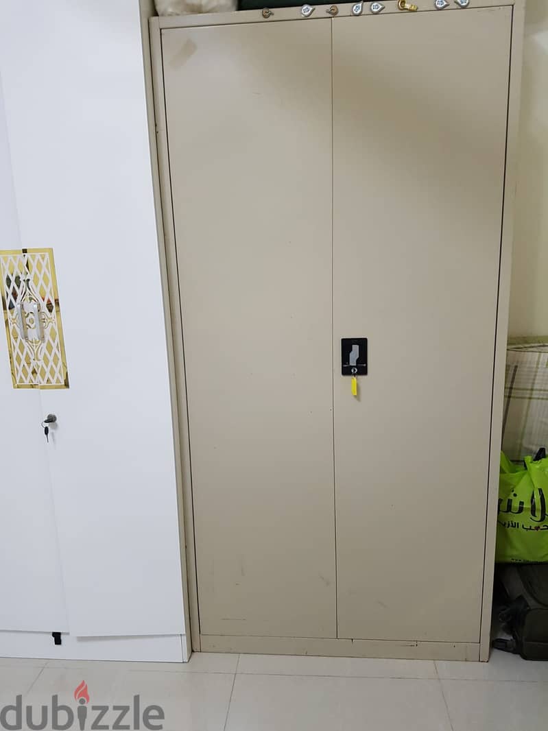 Used Metal cupboard 0