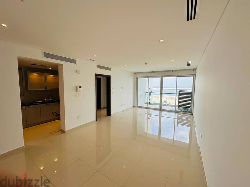 1bedroom first line sea view apartment in Almouj Muscat for rent 1