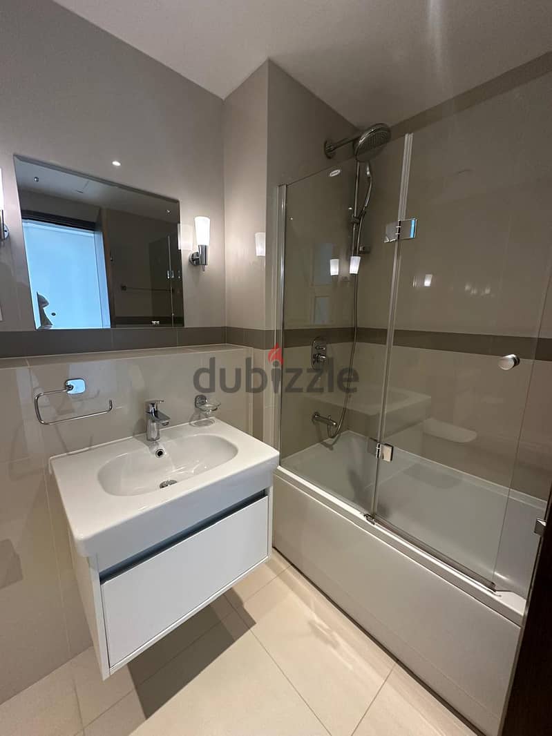 1bedroom first line sea view apartment in Almouj Muscat for rent 6