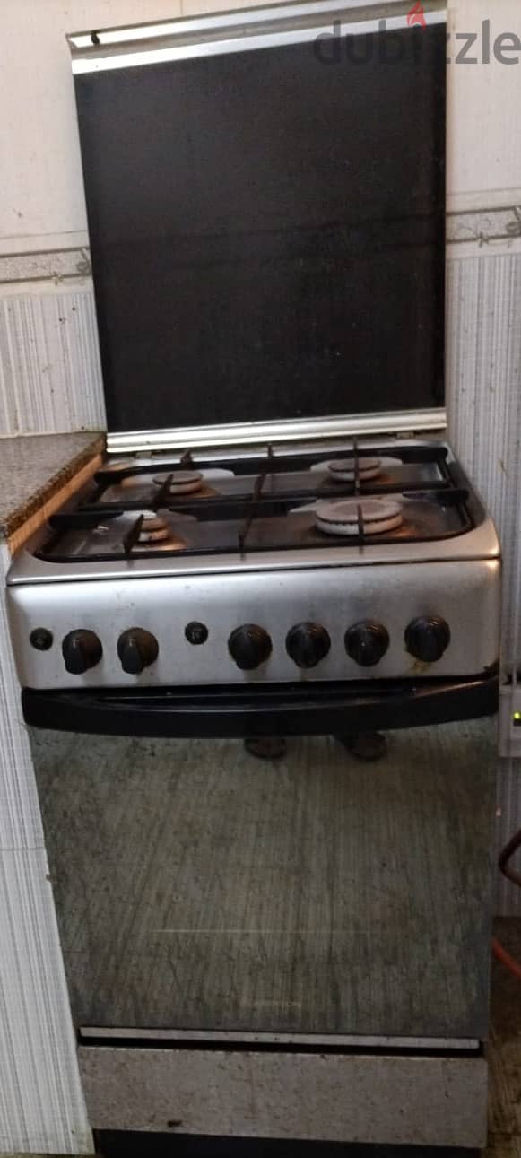 Used Cooking Range with 4 burners and Oven 0