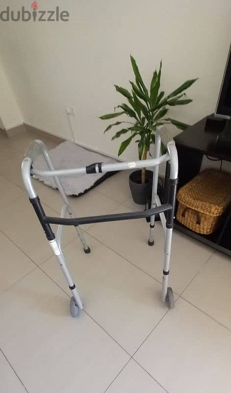 BRAND NEW, NEVER USED, WALKING AID 1