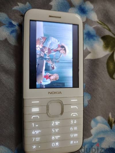 Nokia 8000 4g can paly YouTube and what's app app Google map