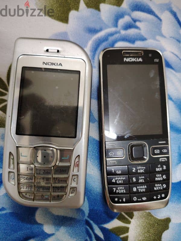 Nokia old mobile cleen. and neet (but not working) 0