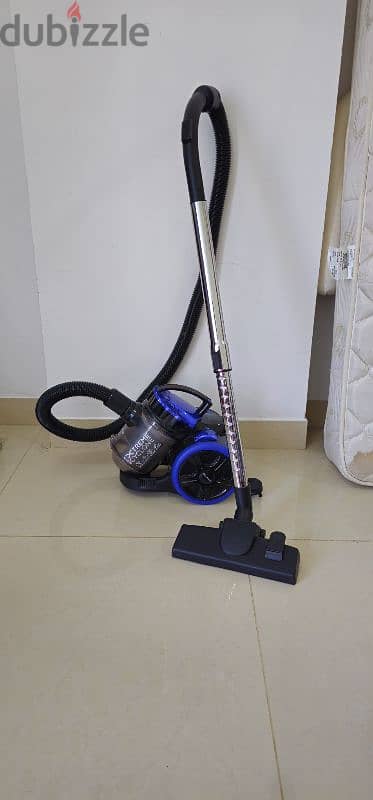 Kenwood Xtreme Cyclone Bagless Vacuum Cleaner, 1800W, VBP50 2