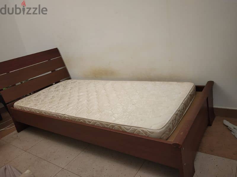 Twin XL size mattress with wooden cot 0