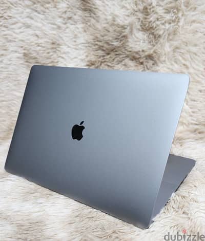 MacBook Pro A2141 i9 32gb 16inches 4gb graphics