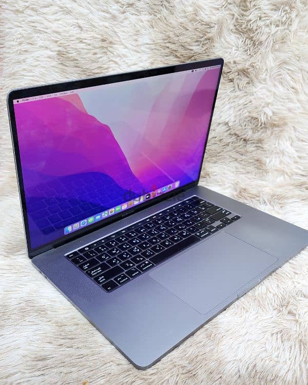 MacBook Pro A2141 i9 32gb 16inches 4gb graphics 3