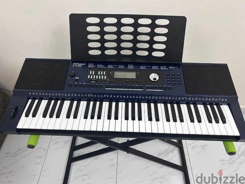 Roland E-X30 with stand 0