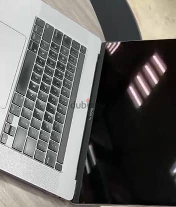 MacBook Pro 16" (2019) 2.4 GHz 8-core Intel Core i9, AMD Radeon Pro 56 2