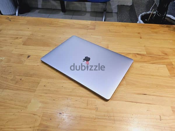 MacBook Pro 16" (2019) 2.4 GHz 8-core Intel Core i9, AMD Radeon Pro 56 4