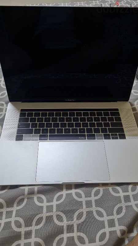 macbook pro 2017 i7 16Gb ram 15" 3