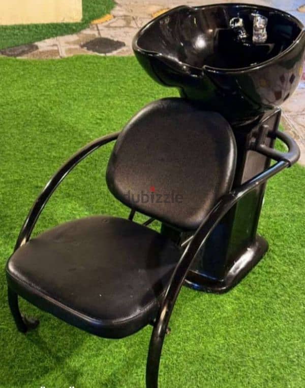 beauty saloon equipment urgent sale. 12