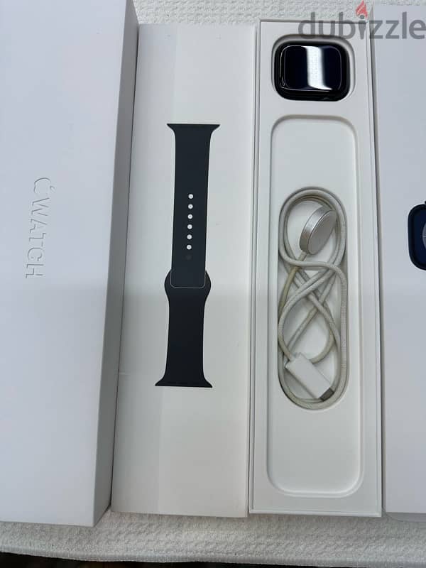 Apple Watch Series 8 45mm with box 3