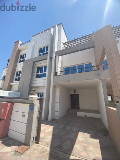 "SR-MF-663 Villa for rent in al hail north Good quality ( compound )