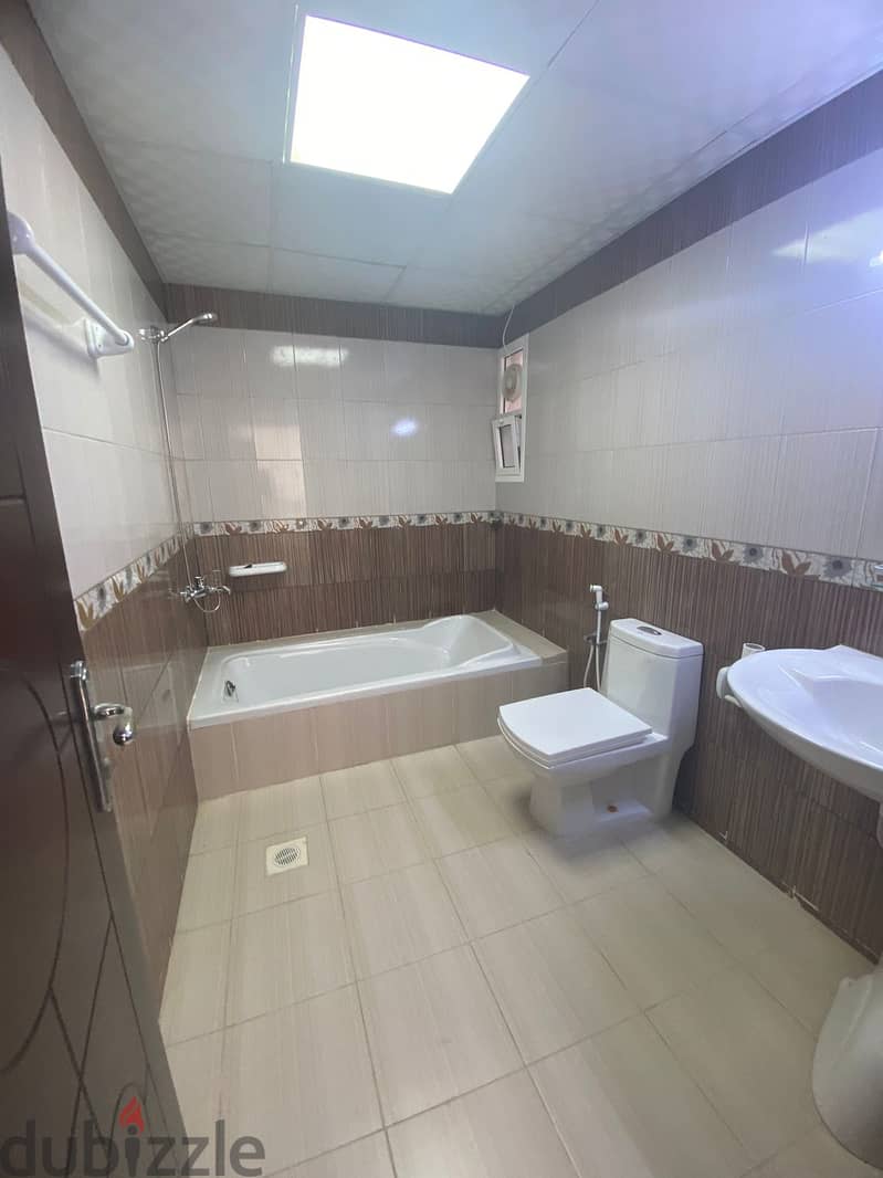 "SR-MF-663 Villa for rent in al hail north Good quality ( compound ) 17