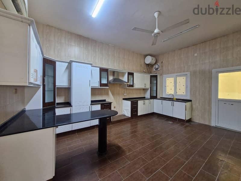 5 BR + 1 Maid’s Room Fantastic Villa in Al Muna, Bawshar 3