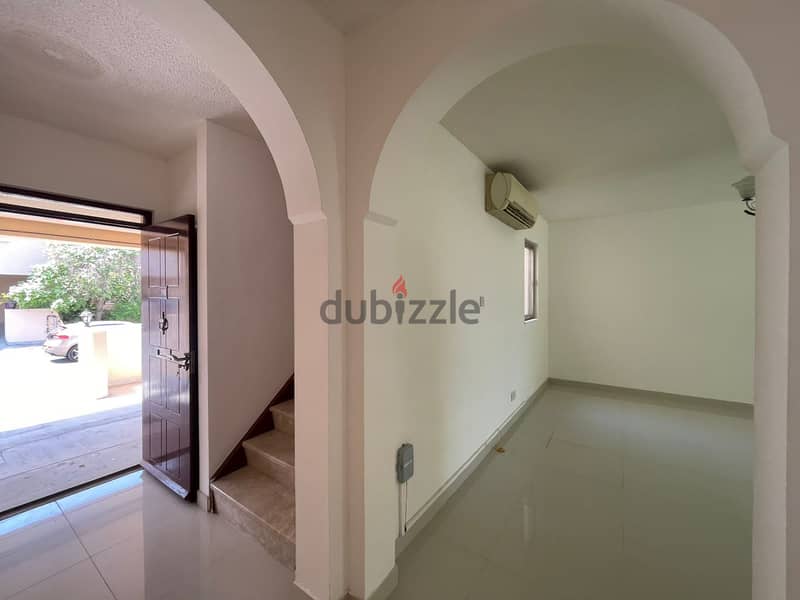 Villa 3 bedrooms in Madinat Qaboos 8