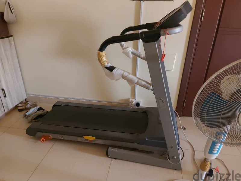 Treadmill (exercise equipment) 0