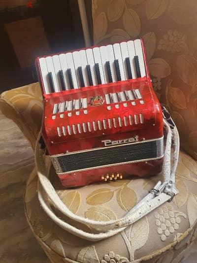 للبيع  The accordion