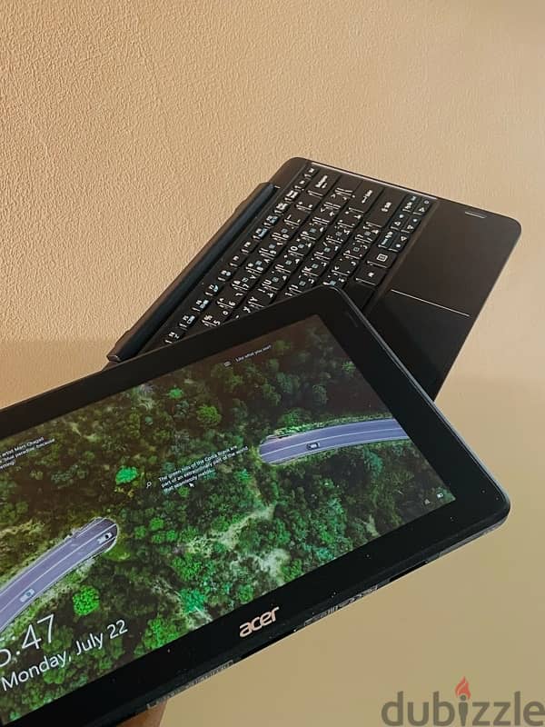 Acer laptop 2 in 1 - with removable keyboard 3