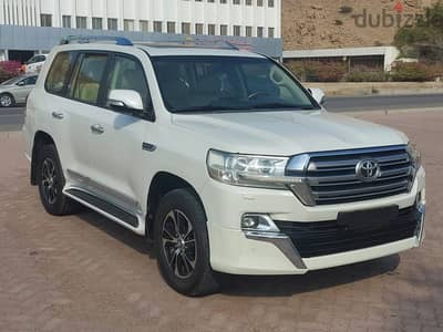 Toyota Land Cruiser 4.6 GX-R 8 FLR - MY: 2016