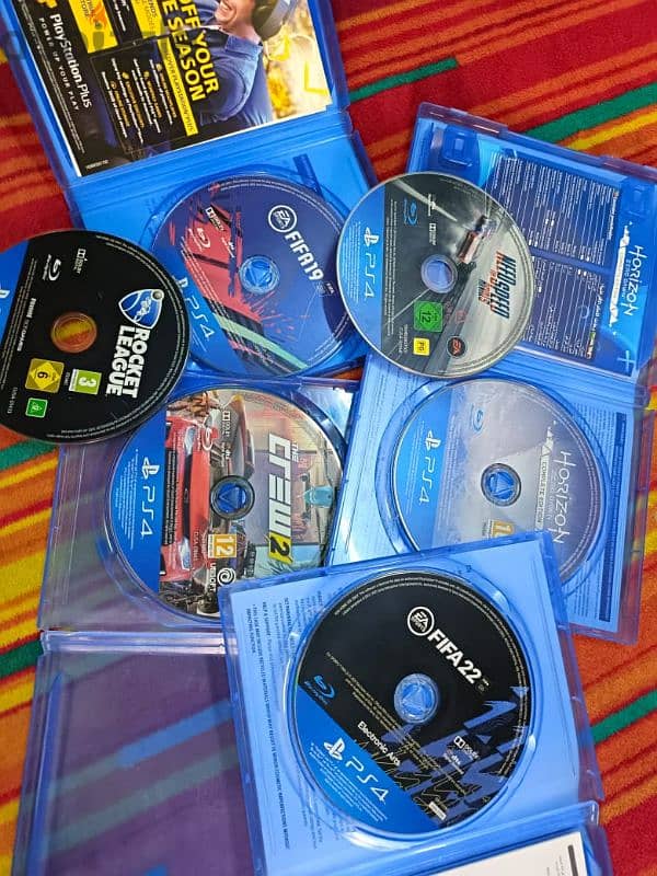 Playstation 4 games all 20 Ryals interested message me WHATSAPP 0