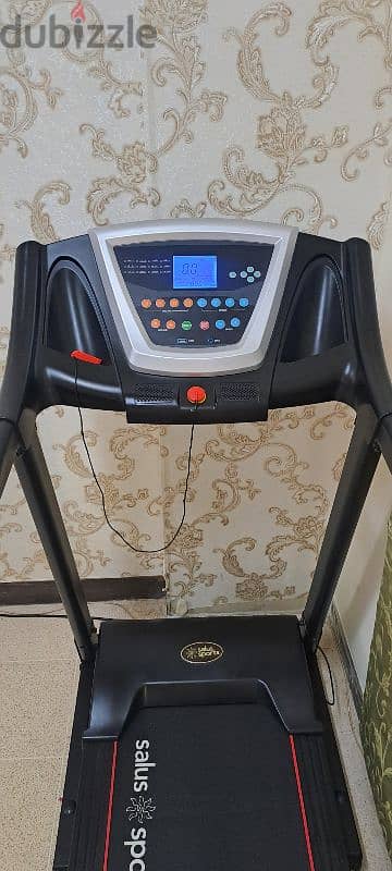 Treadmill with Automatic Inclined Function Like new,can Delivere also 5