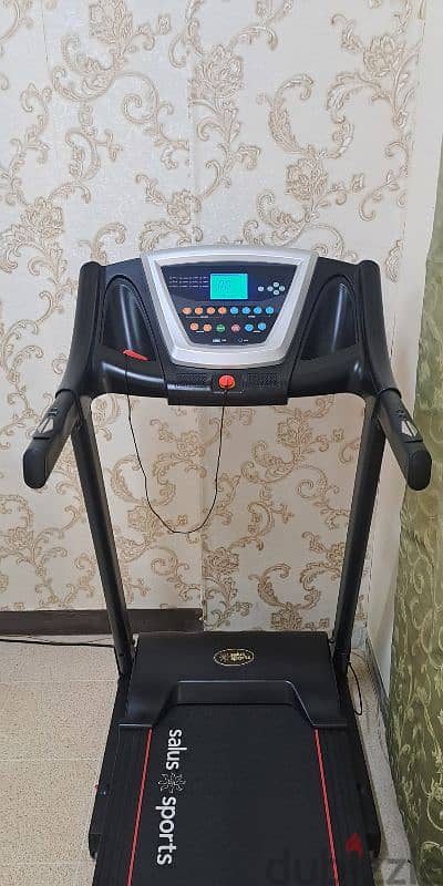 Treadmill with Automatic Inclined Function Like new,can Delivere also 11